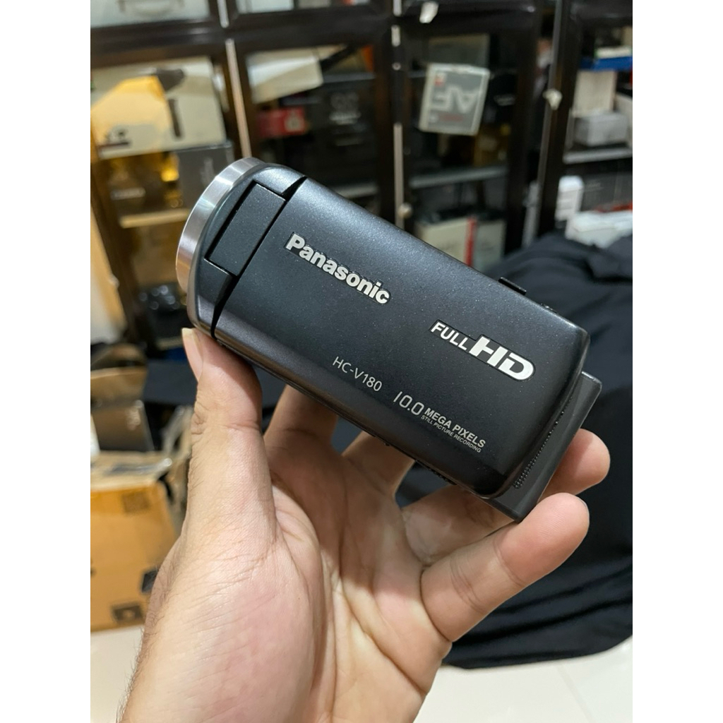 Panasonic hc-v180