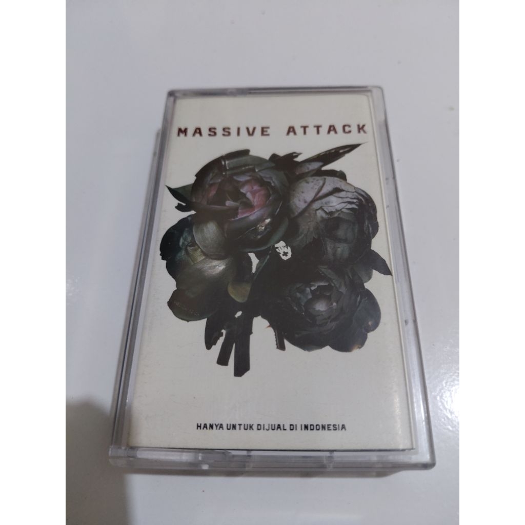 Kaset Original Massive Attack - Collected
