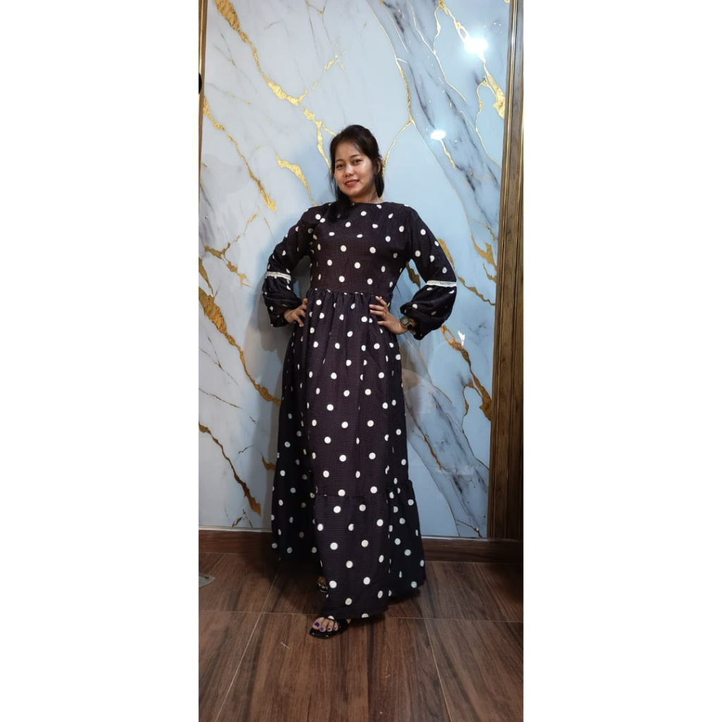 Gamis Polkadot Lengan Balon Hitam Putih Elegant untuk wanita modern