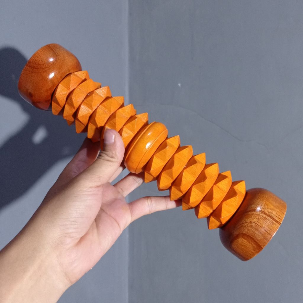Alat pijat kaki roll bergerigi / alat refleksi kaki kayu manual