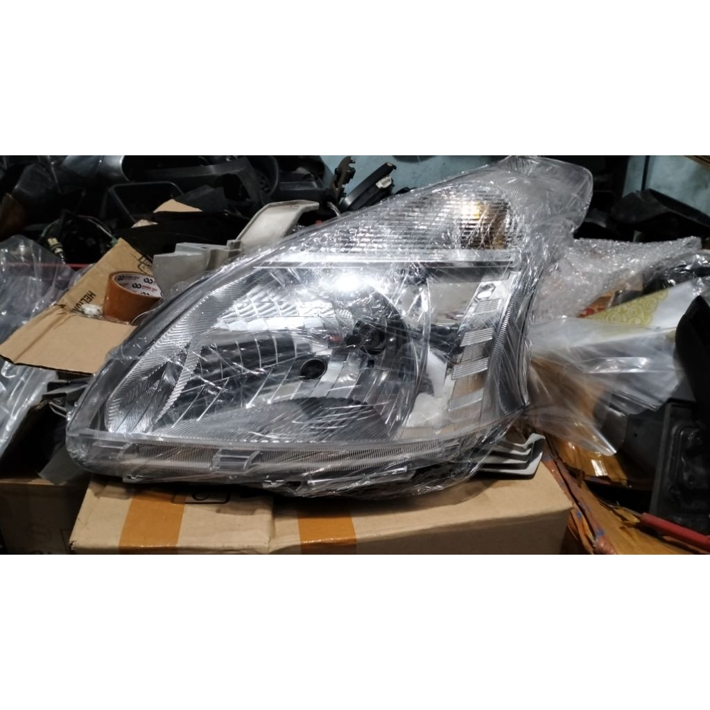 Lampu depan Avanza Xenia Veloz 2012,2013,2014,2015