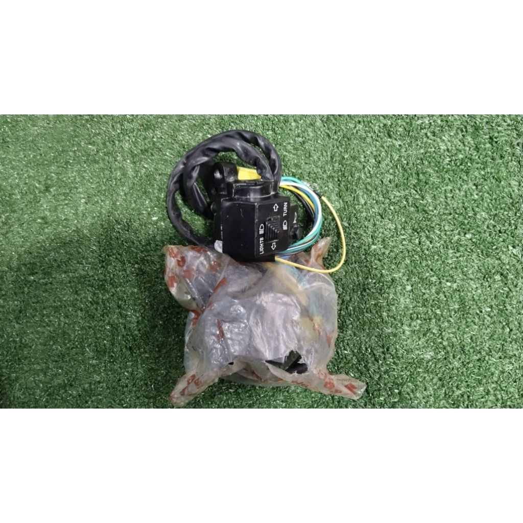 saklar / holder kiri suzuki sprinter rc 100