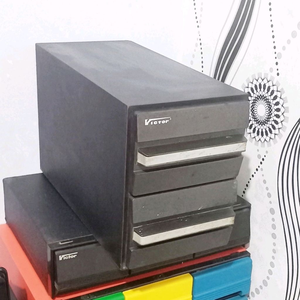 Rak kaset video Betamax Viktor muat 20 kaset Betamax