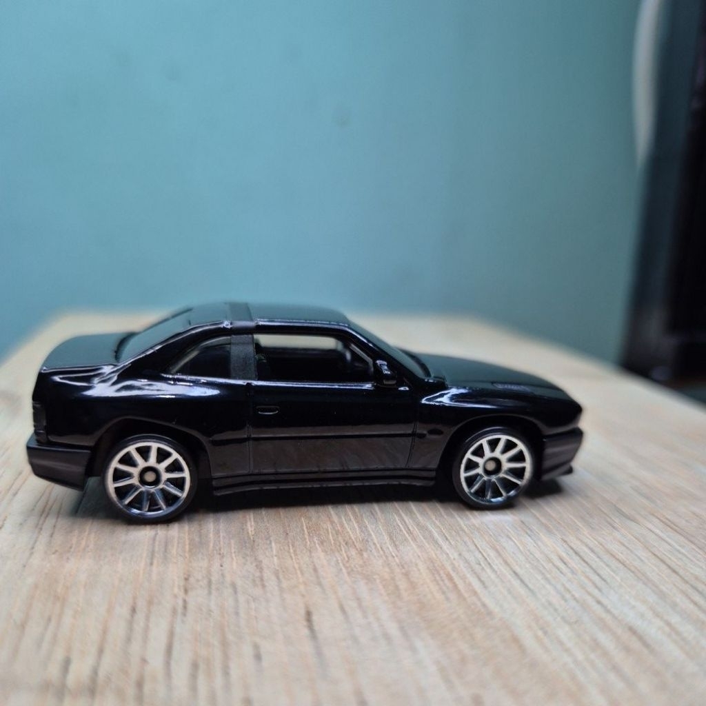 HOT WHEELS MASERATI SHAMAL HITAM