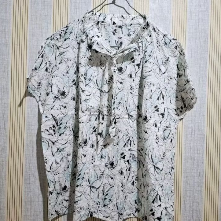 NET* VEST / OUTER WANITA TANPA LENGAN MOTIF BUNGA BIRU PUTIH