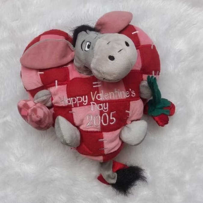 boneka eeyore valentine
