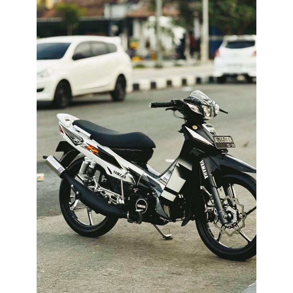 STIKER STRIPING LIS FIZ R 2001 2002 HITAM PUTIH STIKER FIZ R PUTIH HITAM