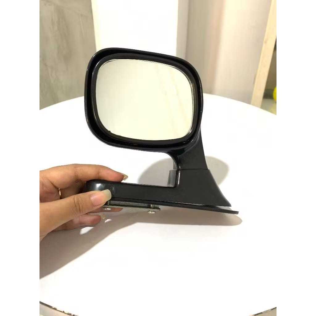 Spion Tanduk Kap Mesin Mobil Nissan Terrano