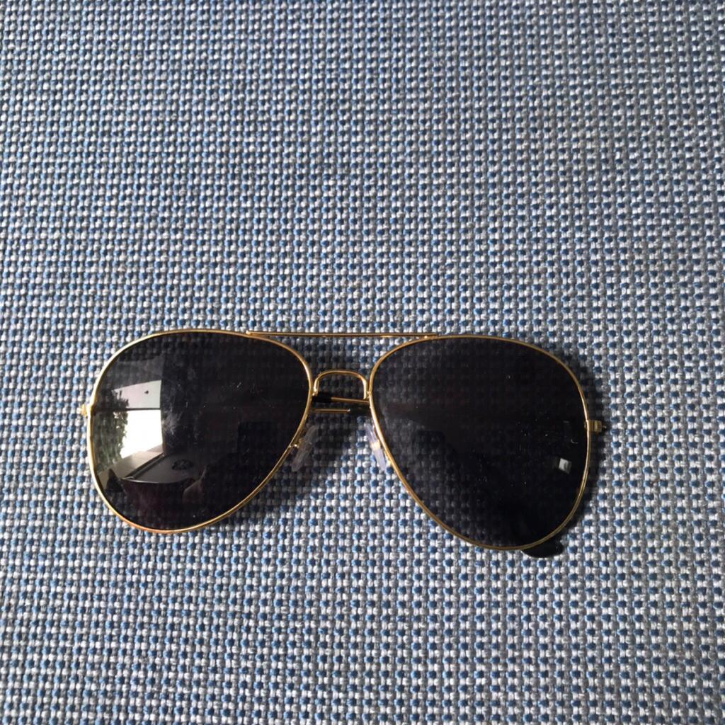 Aviator Sunglasses new condition  Like rayban aviator sunglasses  Gold frame