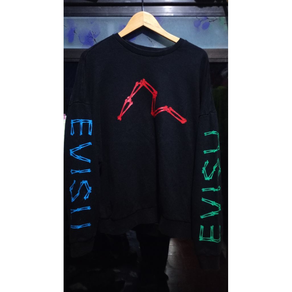 crewneck evis*