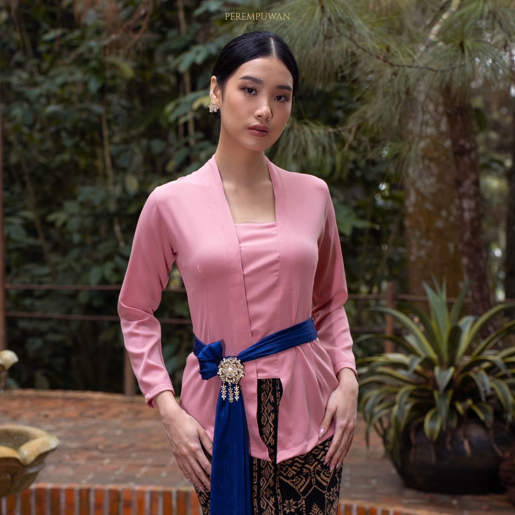 PEREMPUWAN | Kebaya Wanita Bali Kutu Baru Putih Hitam Wisuda Kondangan Modern Elegant Premium Mewah