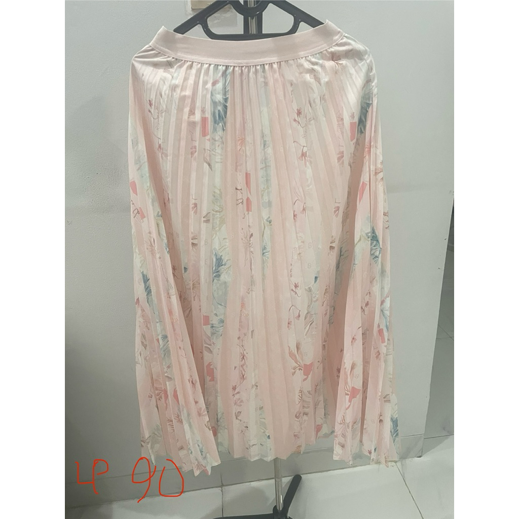 Buttonscarves rok x Ria miranda skirt vz Vivi zubedi benang jarum