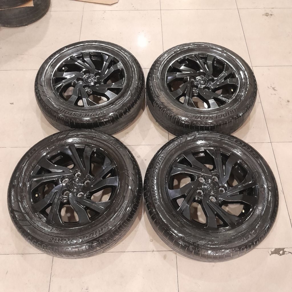 Velg Mobil Bekas Std Innova Reborn Ring 16 Lebar 6,5 Et50 Pcd 5x114,3 Plus Ban 205/65 R16