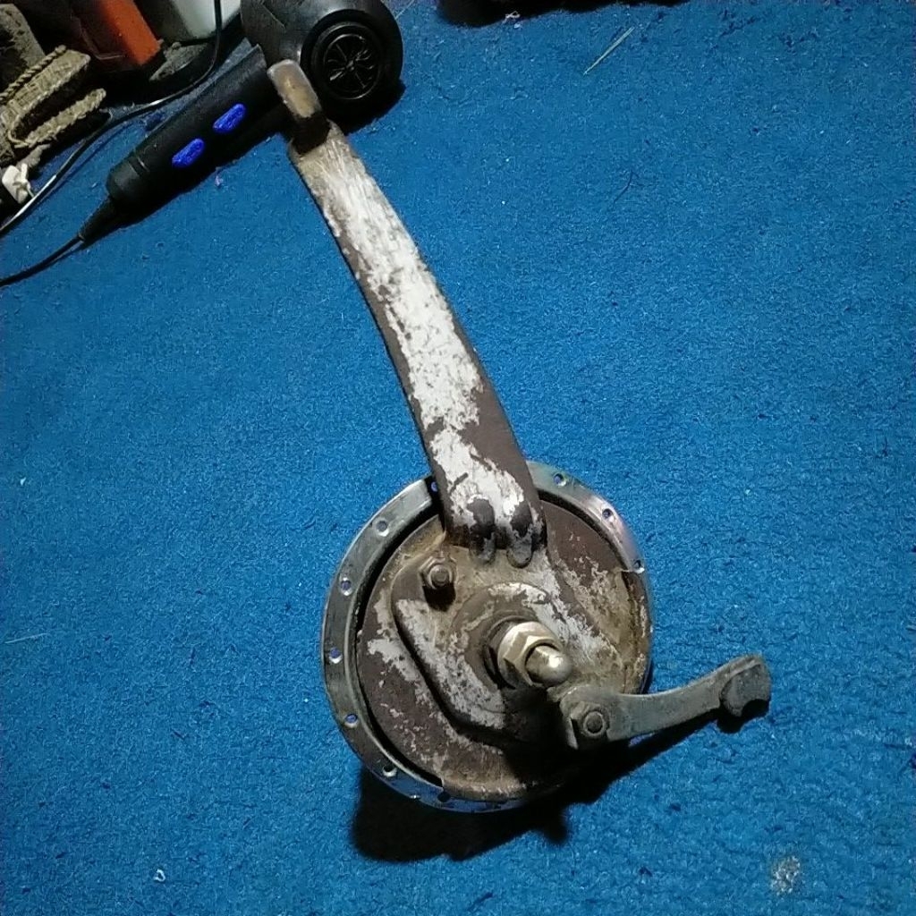 tromol depan sepeda onthel