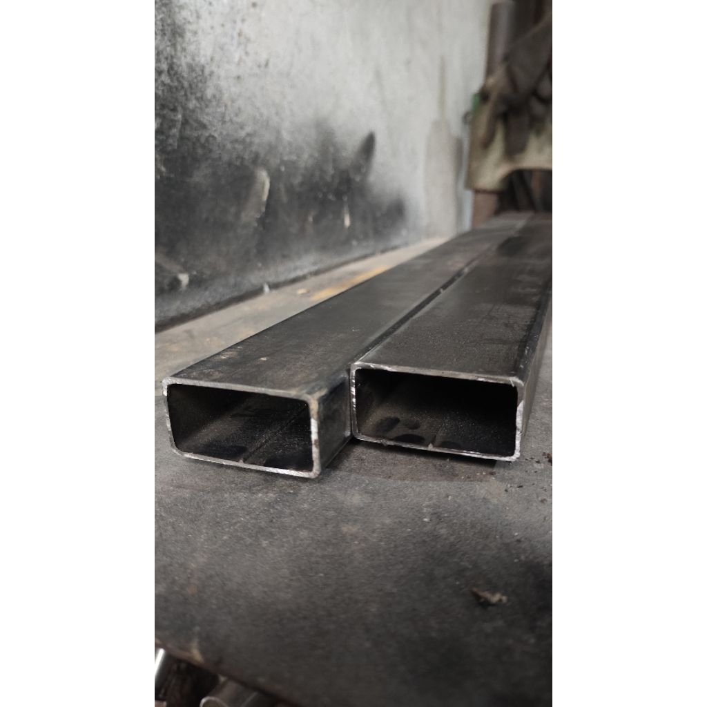 Pipa Besi Kotak / Hollow 50 mm x 25,5 mm Panjang 76 cm