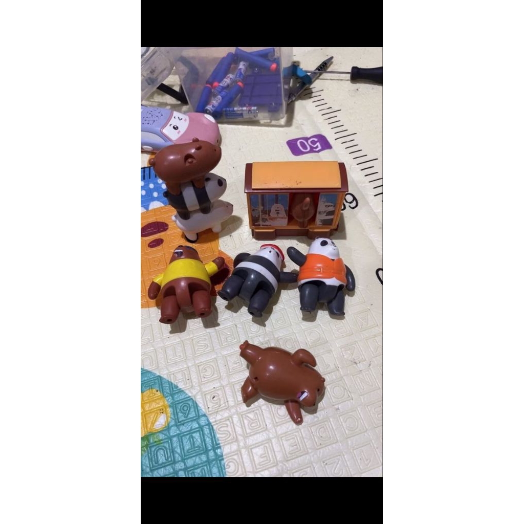 action figure second we bare bear, snoopy, tom n jerry, trolls, superman dll
