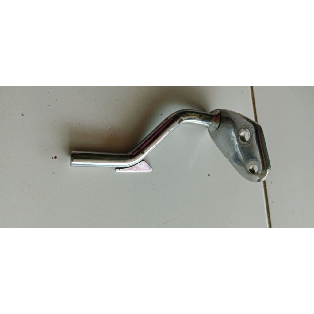 step depan kanan satria Fu