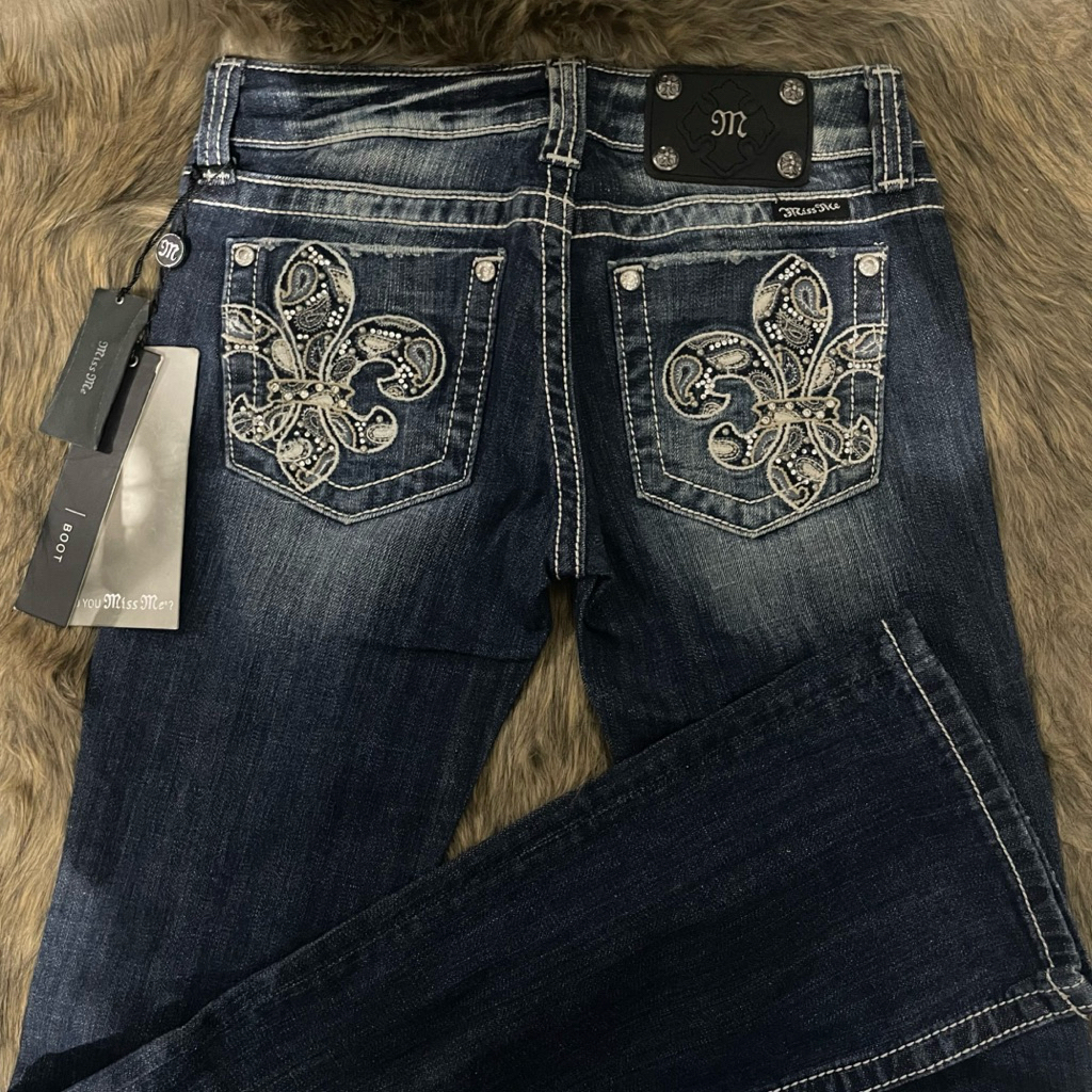 Miss Me Boot Jeans ©Shanovate