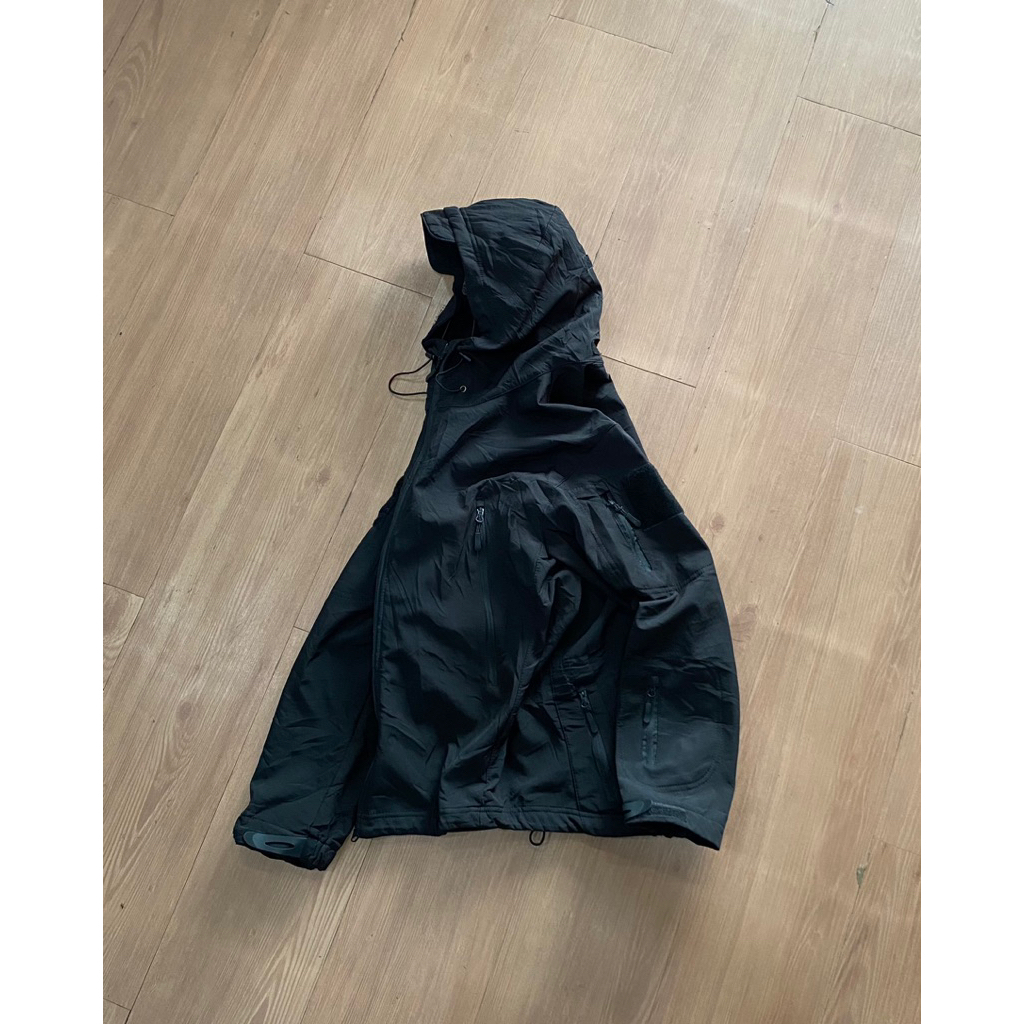 GORPCORE STYLE SOFTSHELL UTILITY JAKET LIKE ARCTERYX X LEAF