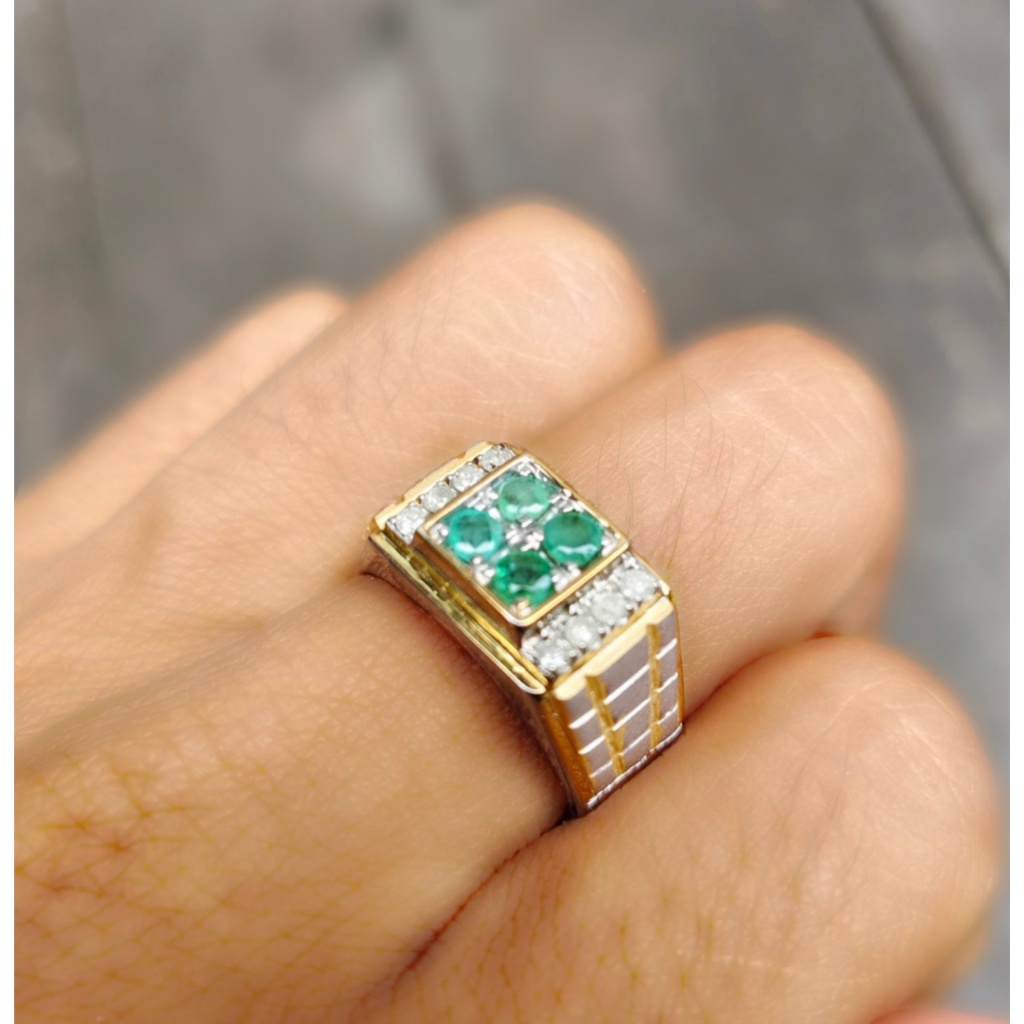 Cincin pria stempel batu zamrud samping berlian