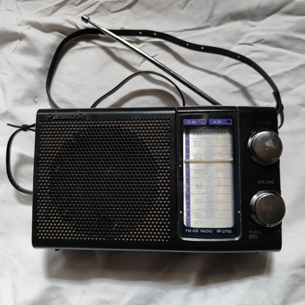 Radio FM panasonic RF-2750 bekas