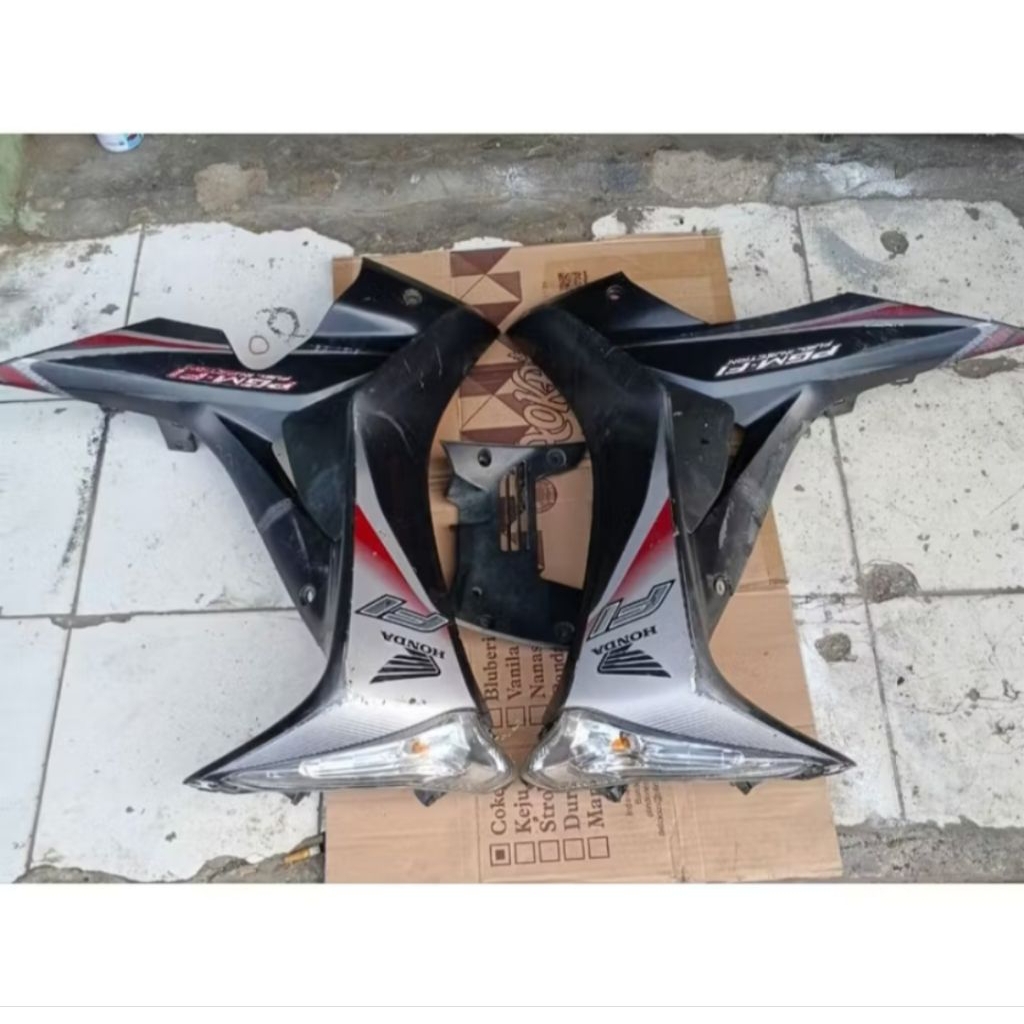 cover sayap +sein Honda Supra x125 helm in original copotan