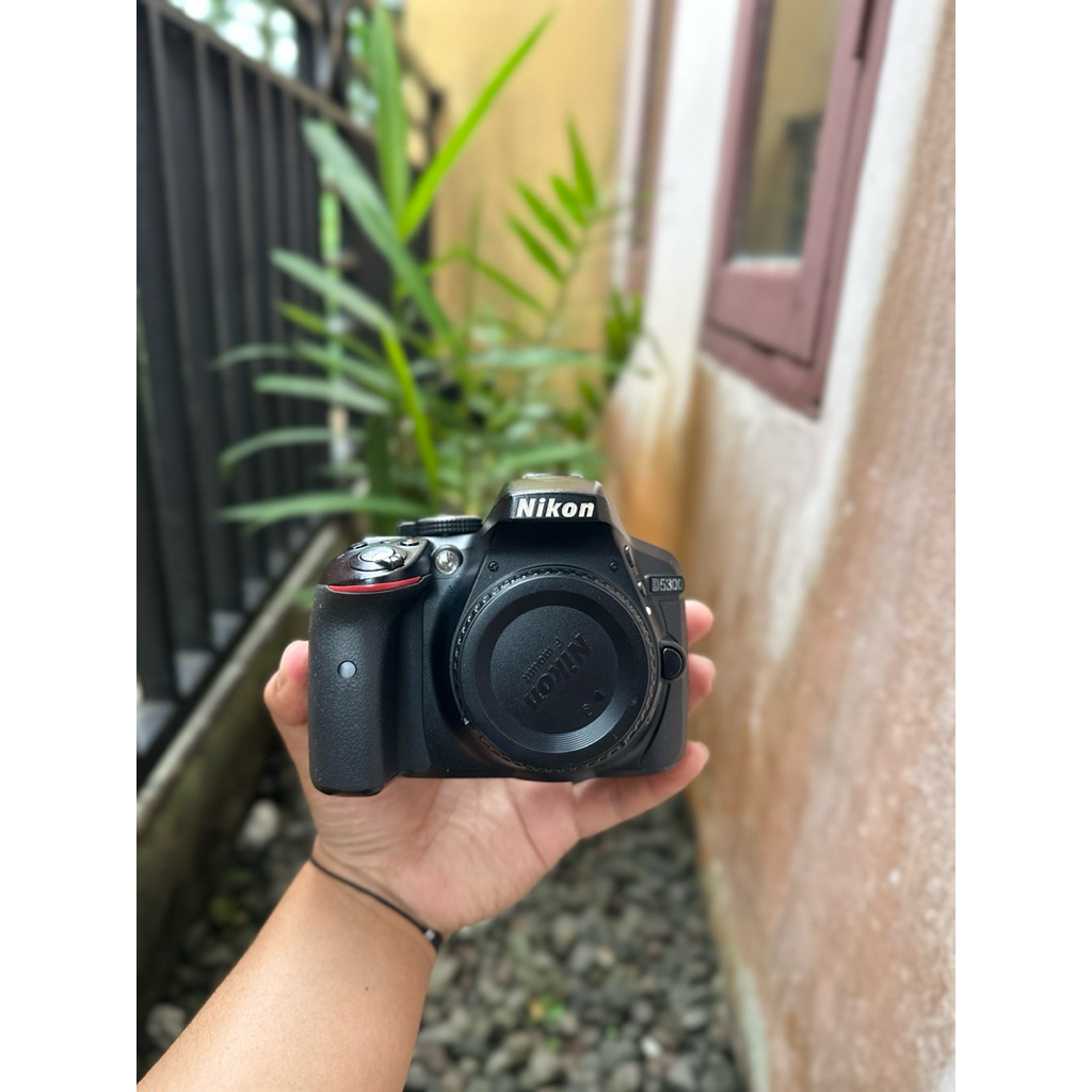 Nikon D5300 body only