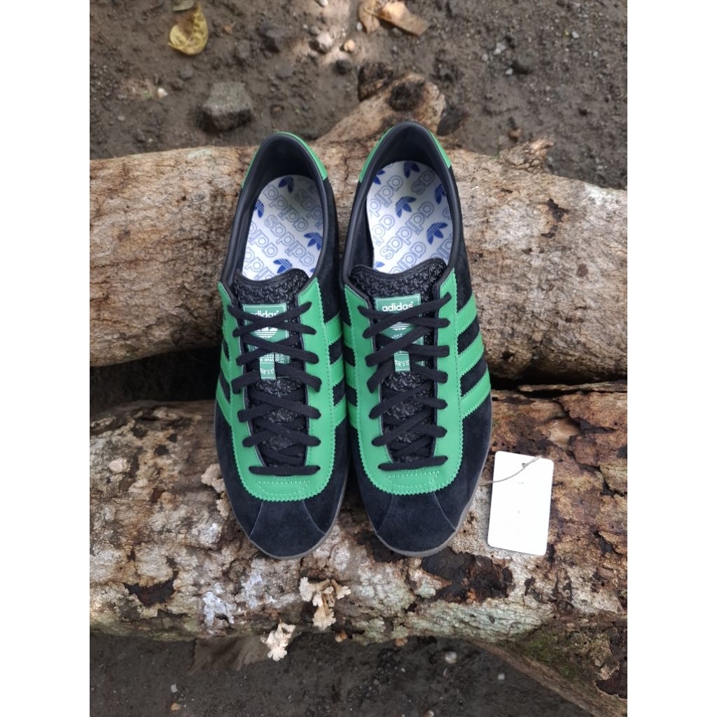 Adidas London Black Green 43 Baru
