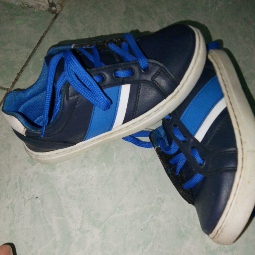 pl sepatu LC waikiki anak
