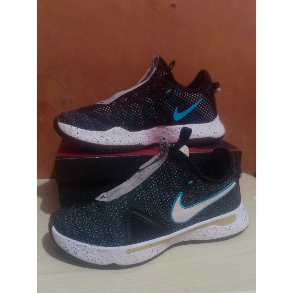 sepatu basket second size 45