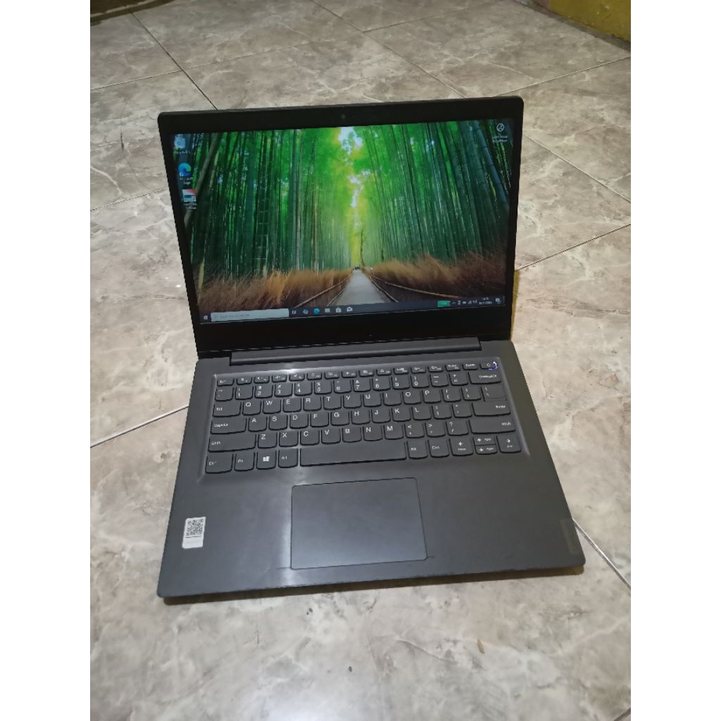 Laptop Lenovo V14 ADA