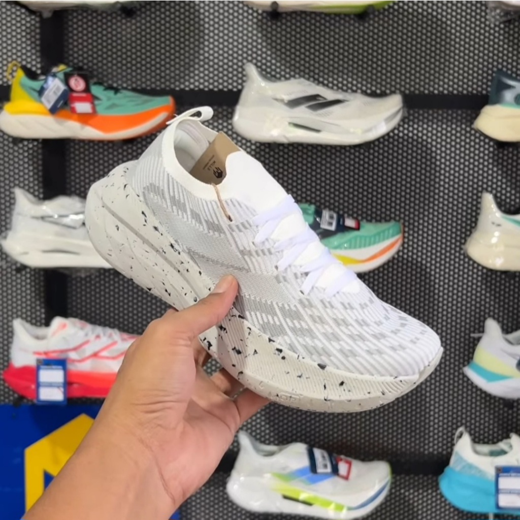 Sepatu Olahraga Running Lari MILLS ENERSTRIKE REDUCE Pria Wanita - White/Lt Grey/Off White