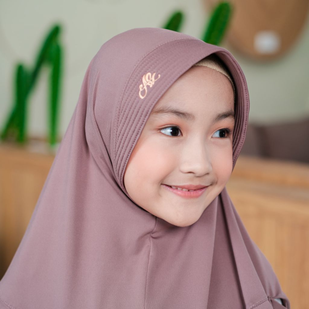 Alzafi hijab - Nadin tanggung || jilbab tanggung