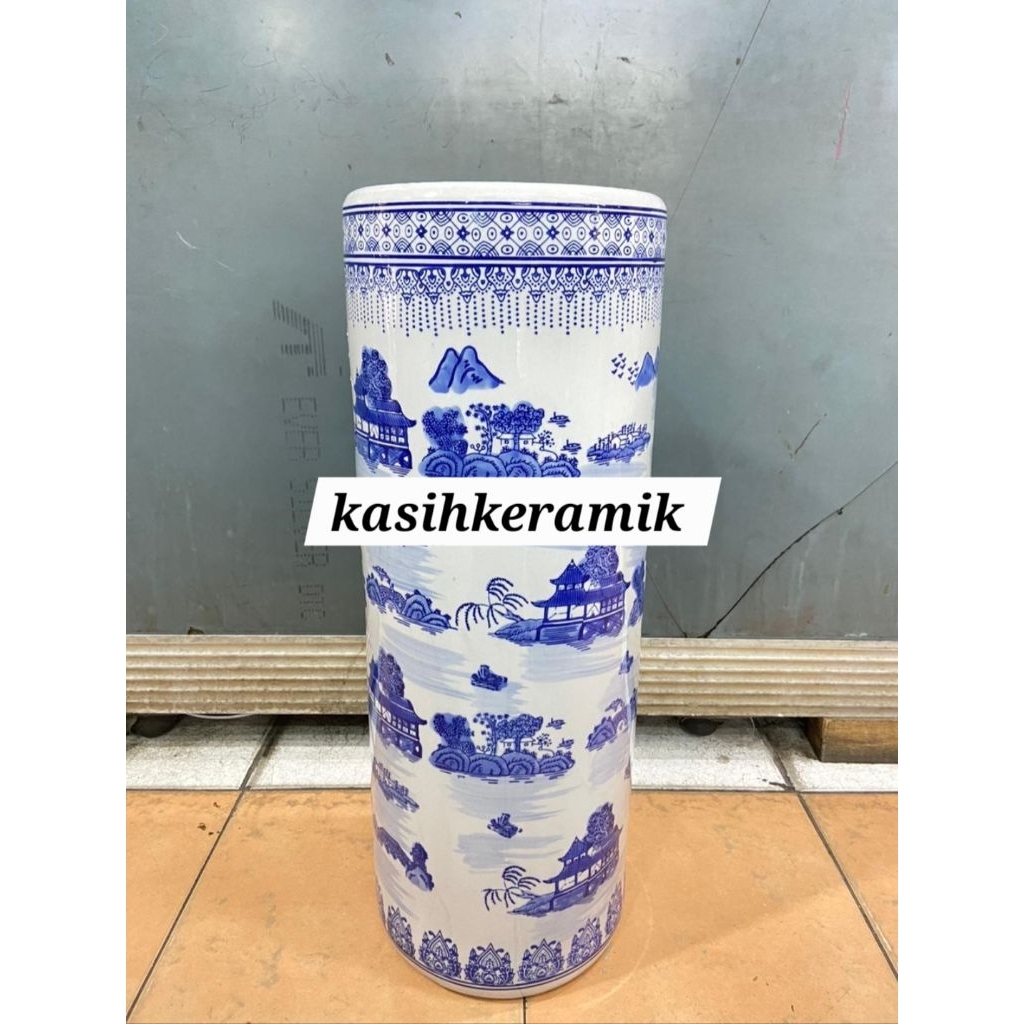 Tempat payung besar tinggi 60 cm keramik biru putih /vas guci bulat sudut