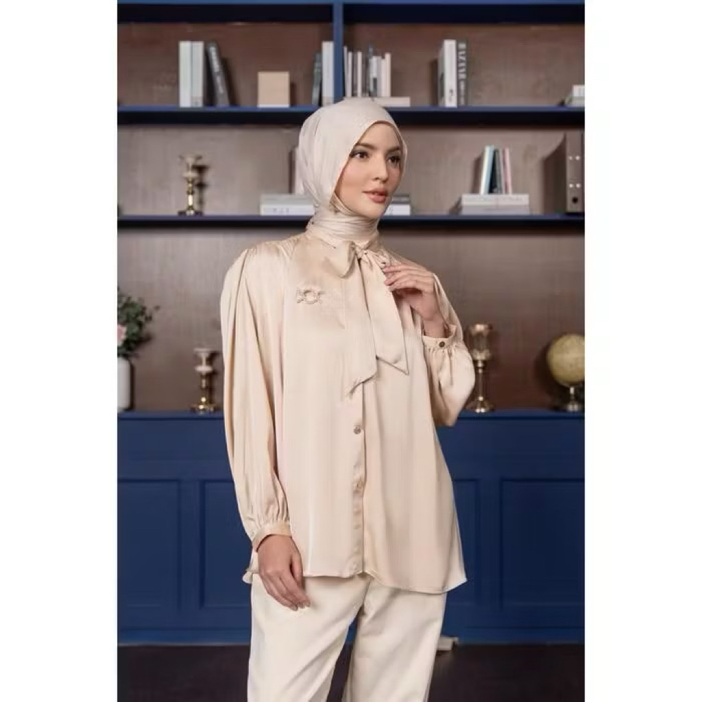 Claire Blouse Shirt by Wearing Klamby