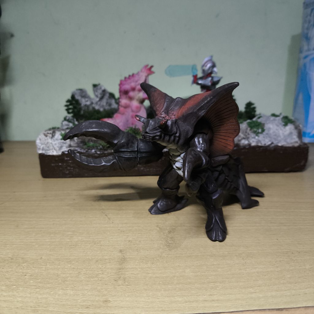 Ultra Monster Series Dark Reicubas  dark version 1998- Sofubi kaiju ultraman dyna reicubas