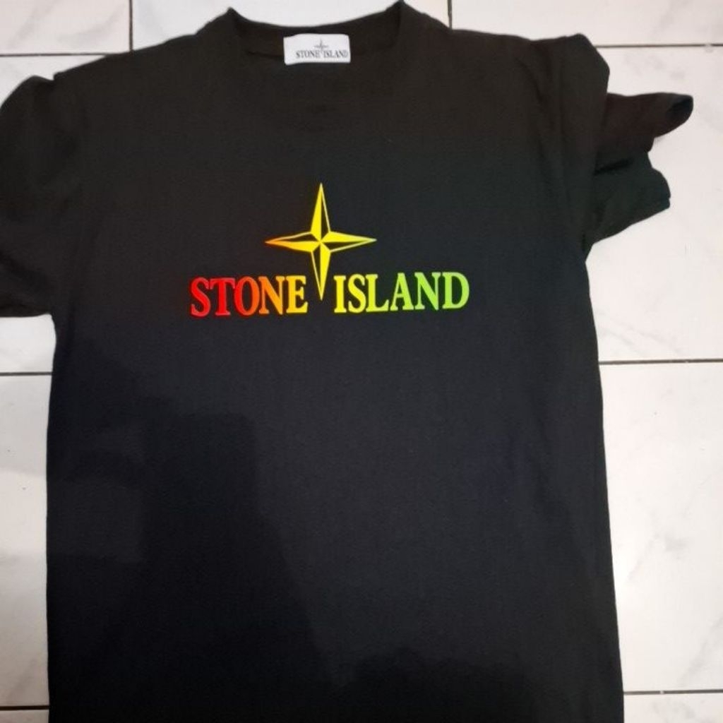 baju stone island warna hitam