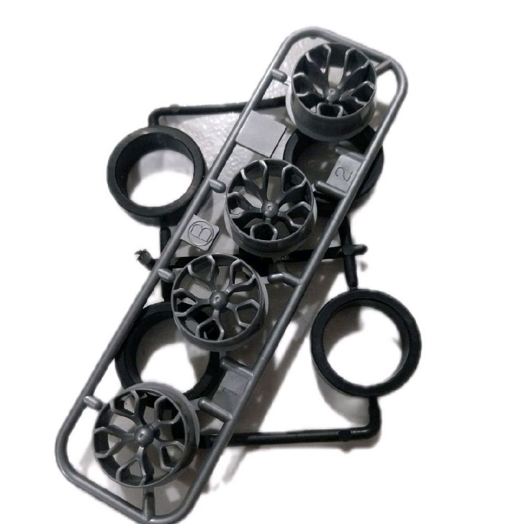 TAMIYA WHEELSET MEDIUM Y SPOKE ( Y SPOKE SILVER )