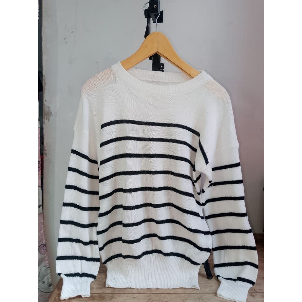 Sweater Salur rajut