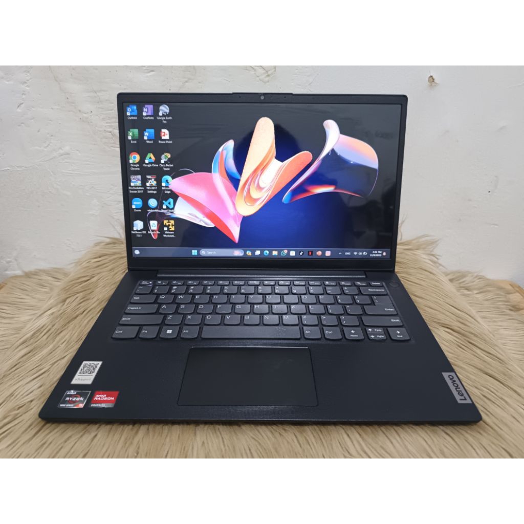 Laptop Desain Lenovo V14 Amd Ryzen 5 5625U Ram 8 Ssd 512