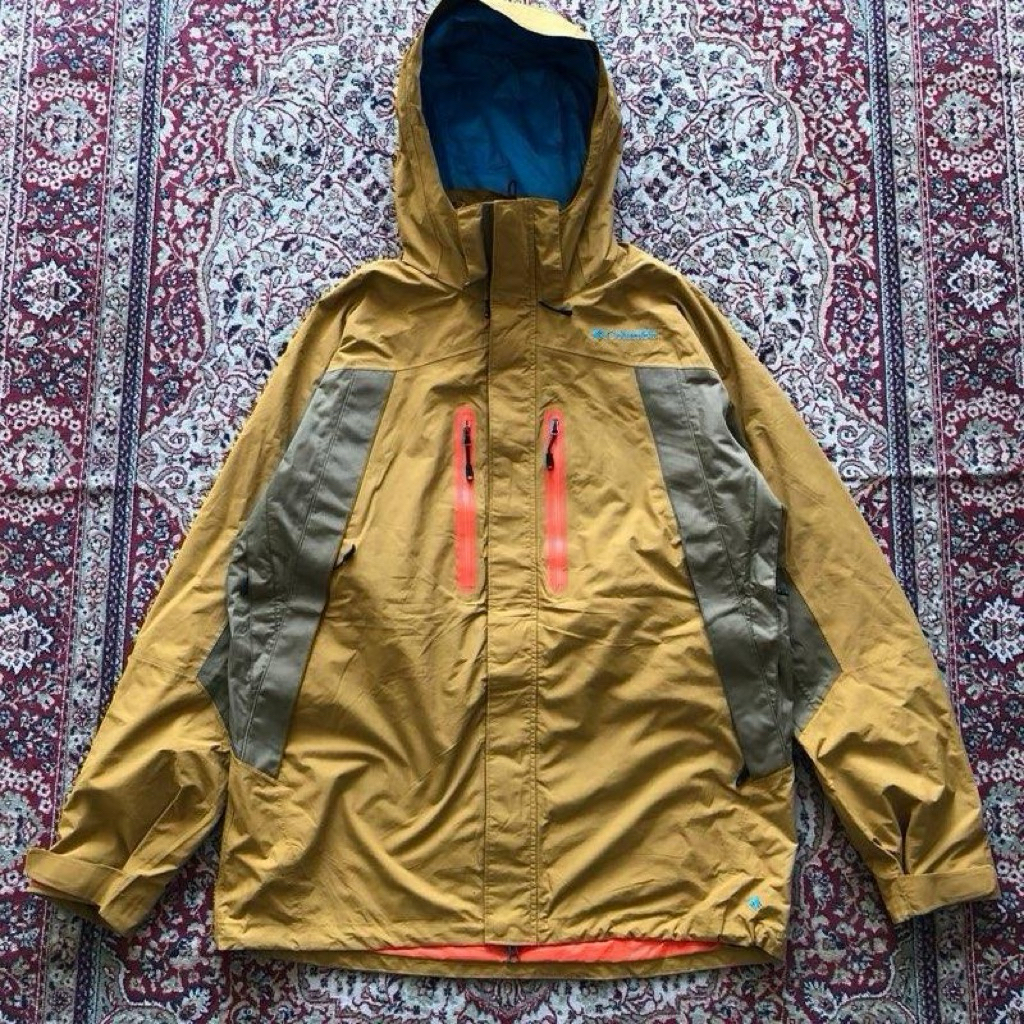 Columbia outdoor jacket  Vintage Columbia outdoor gorpcore jacket H349