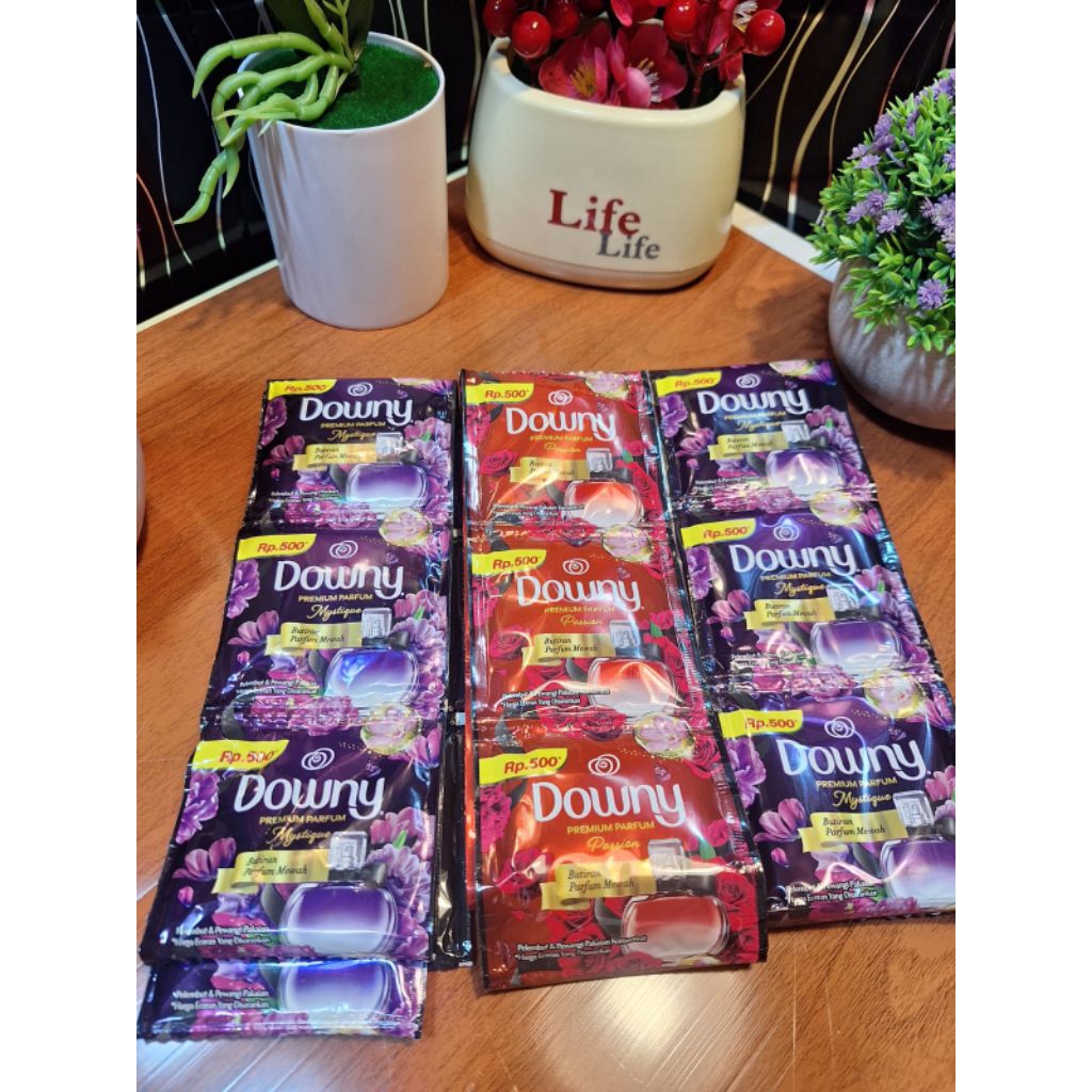 DOWNY renceng 500 /sachet (isi 12)