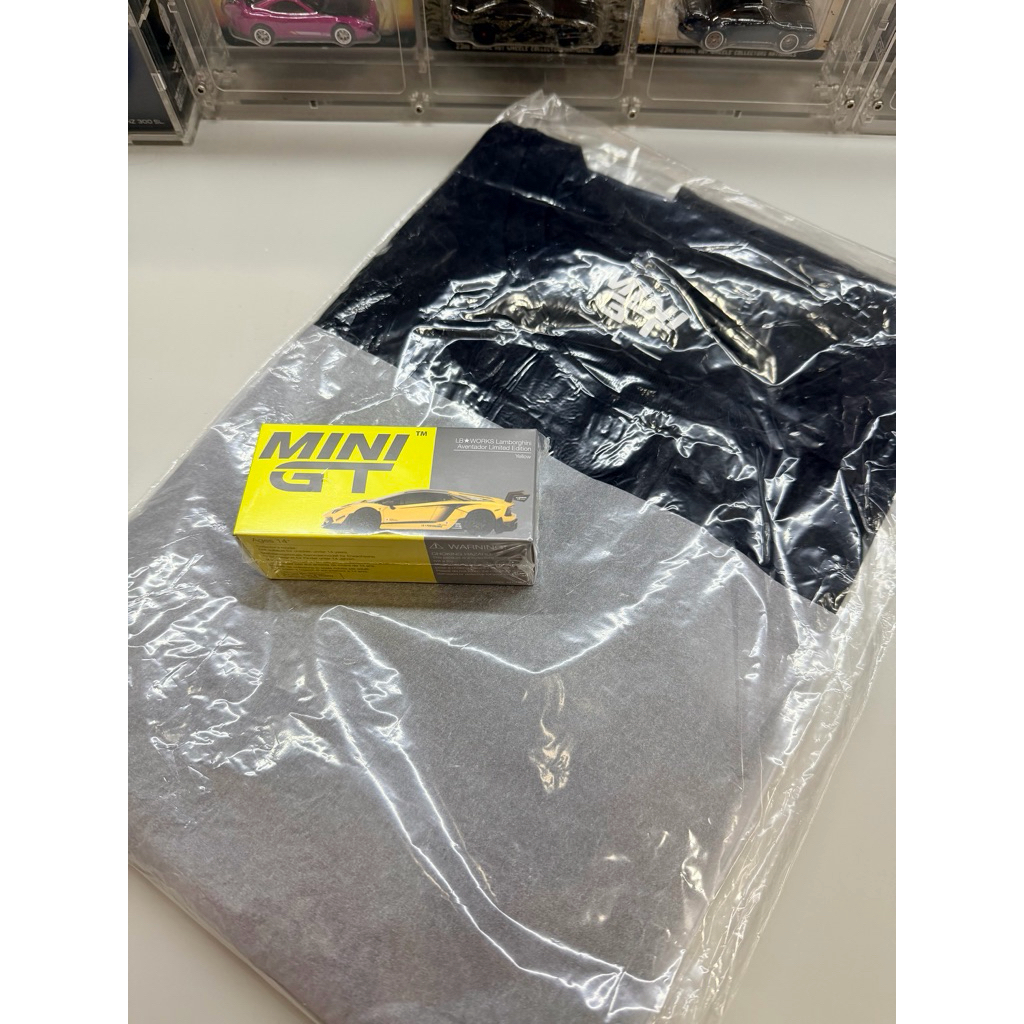 Mini GT No 587 LB Works Lamborghini Aventador Limited Edition Yellow 2023 HK ToyCar Salon Exclusive
