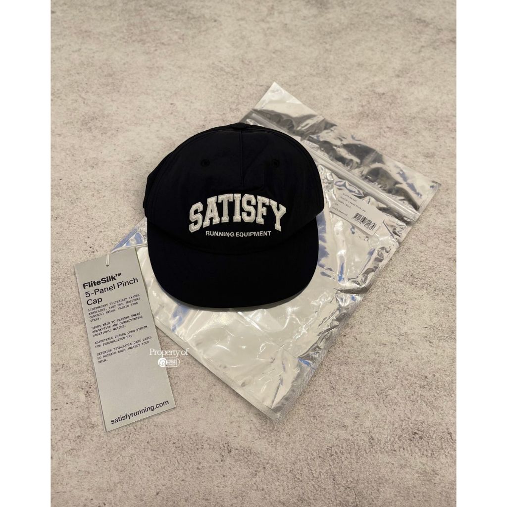 SATISFY RUNNING 5-PANEL PINCH CAP (topi lari satisfy)