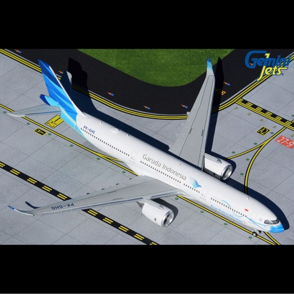 Miniatur Pesawat Garuda Indonesia Airbus A330-900neo PK-GHG Ayo Pakai Masker By Gemini Jets