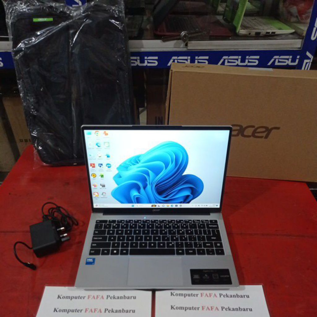 Acer Lite AL14 Core 3 N355 Ram 8gb SSD 256gb 14"