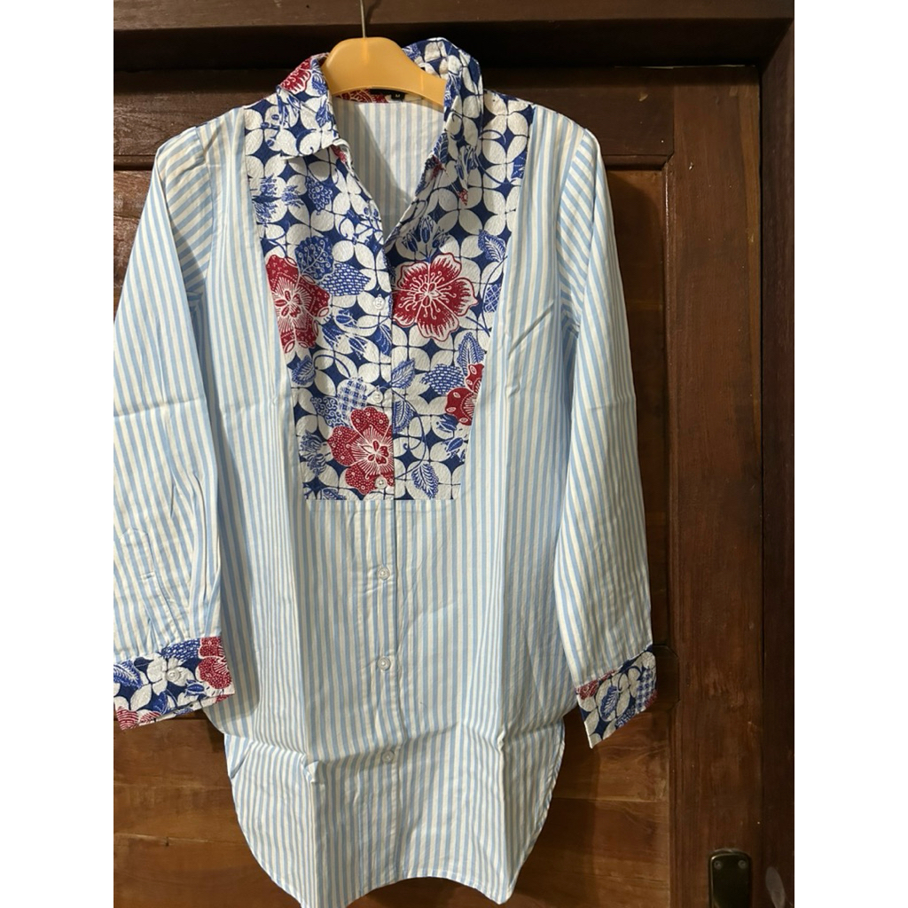 Preloved blouse Batik Sovinska