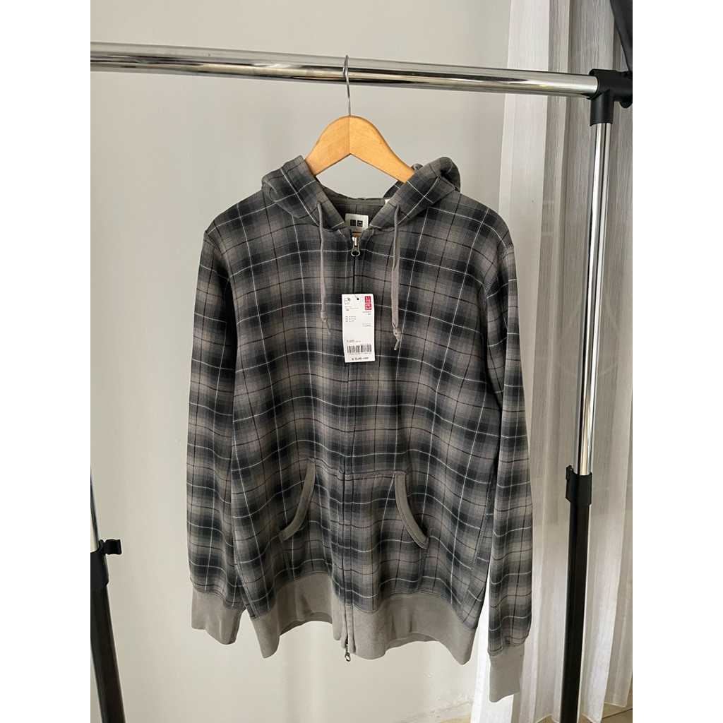 Zip hoodie Uniqlo plaid kotak size L Original 100%