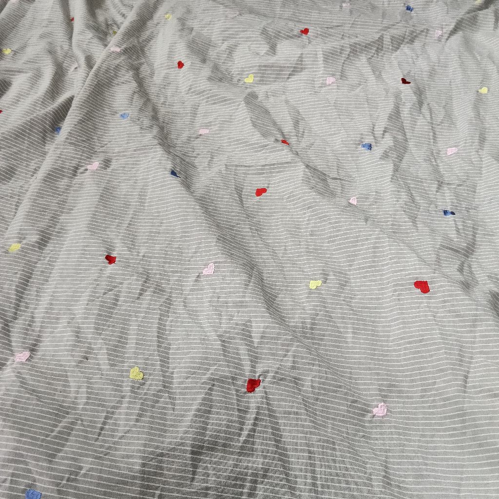 KAIN KATUN SALUR BORDIR  IMPOR MOTIF LOVE WARNA WARNI