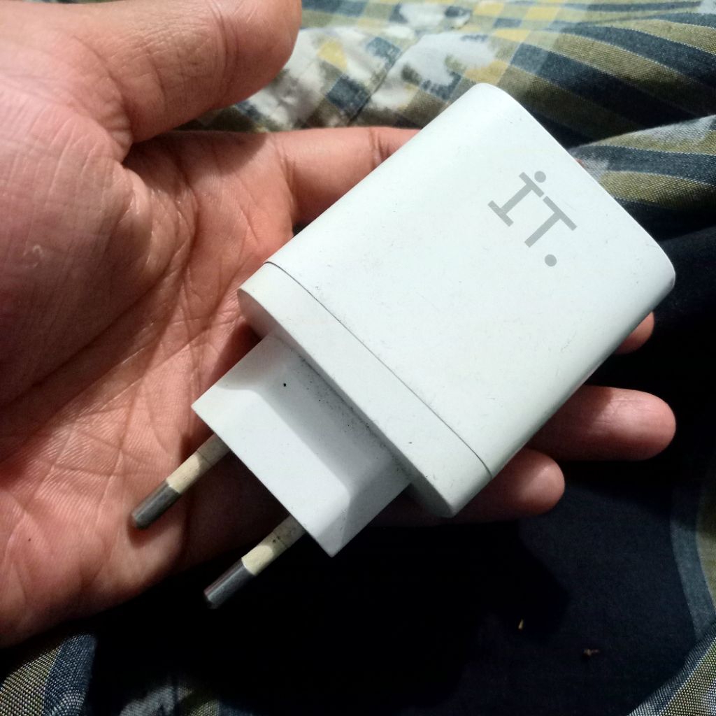 ADAPTOR CHARGER IT ORIGINAL 30WATT